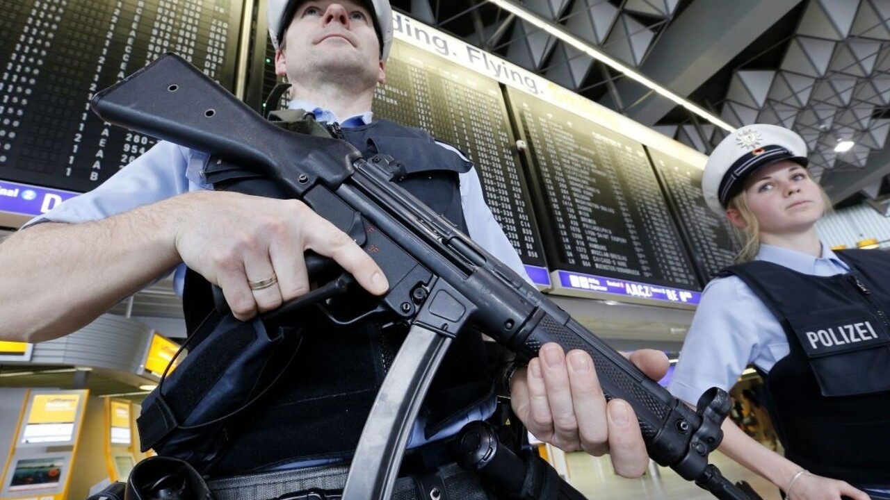 Únia posilní obrannú spoluprácu, bezpečnosť je vraj stále krehká