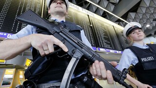 Únia posilní obrannú spoluprácu, bezpečnosť je vraj stále krehká