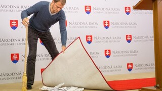 Matoviča obvinili pre ohováranie. Vidí za tým tlak premiéra