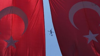 Europoslanci dali Turecku červenú, chcú zmraziť prístupové rokovania