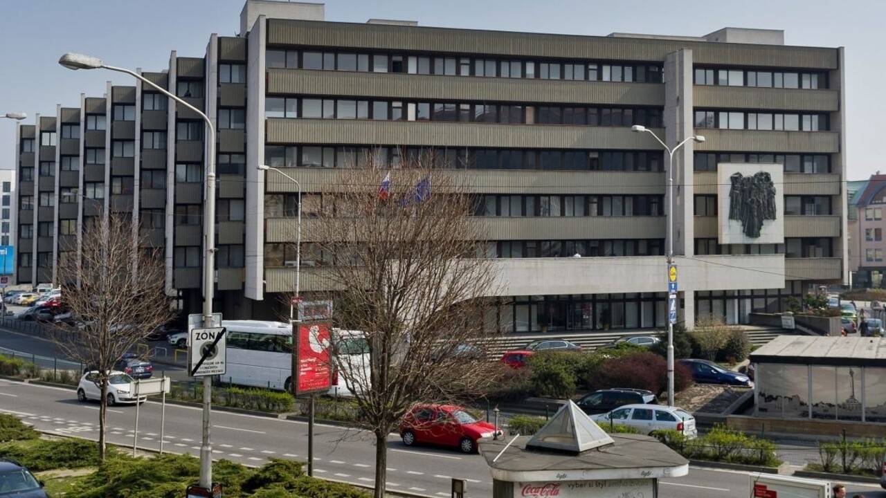 V liste na ministerstvo našli nebezpečný materiál. Prichádzajú ďalšie