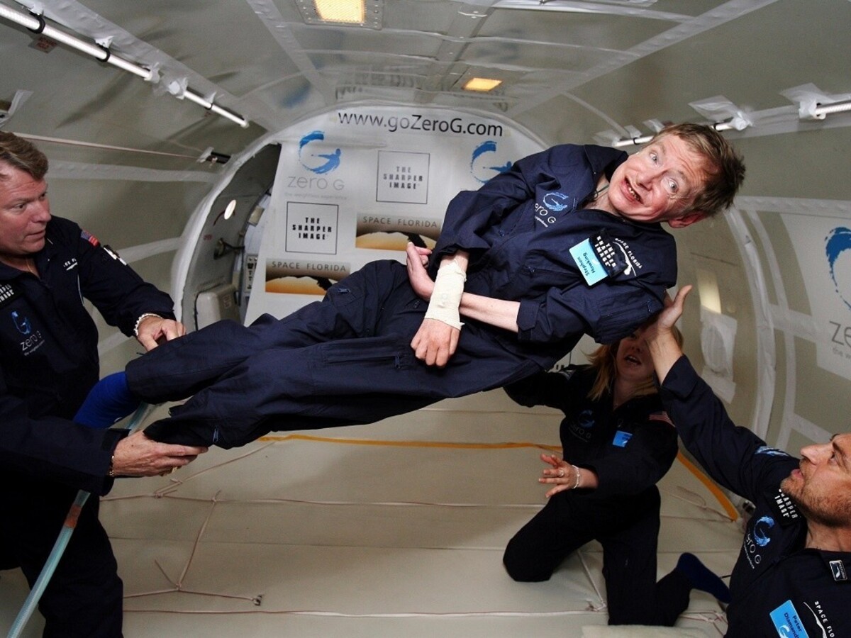 Hawking dal ľudstvu ultimátum. Do roku 3000 si musí nájsť nový domov