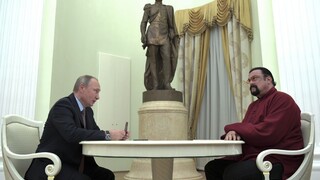 Seagal si prevzal ruský pas, Depardieu založí Klub nových Rusov