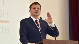 KDH nebude sedieť v kúte, vyhlásil Hlina na mimoriadnom sneme