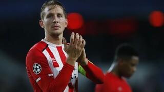 PSV Eindhoven zvíťazil, udržal si kontakt s čelom tabuľky