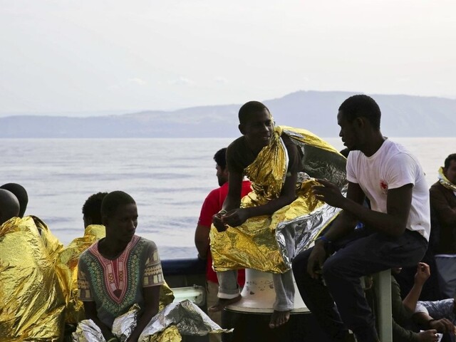 Do Európy sa dostali státisíce migrantov, väčšina cez more