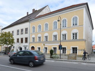 Hitlerov rodný dom zmenia na nepoznanie, podporili jeho vyvlastnenie