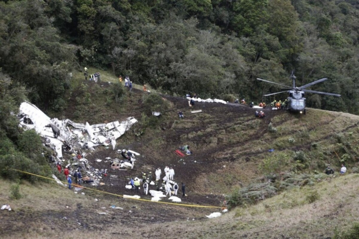 aptopix-colombia-air-crash-03b323ad2cf1412d9431932773770bdf_5177e247.jpg