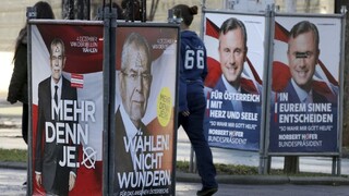 Prezidentská kampaň v Rakúsku vrcholí, dôležitou témou je migrácia