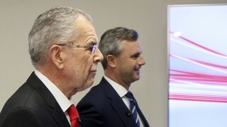 Duel rakúskych prezidentských kandidátov poznačili ostré útoky