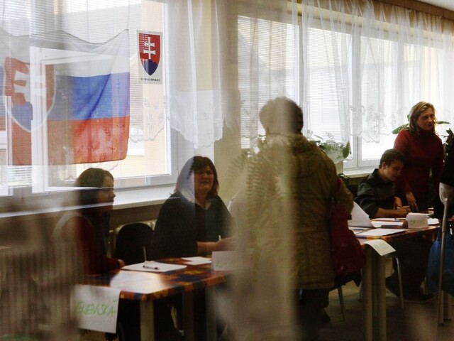 K dvom urnám v jeden deň. Podľa Gála by zmena ústavy priniesla výhody