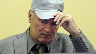 Zomrel obávaný „mäsiar z Balkánu“ Ratko Mladić. Niekdajší generál si za genocídu odpykával doživotný trest
