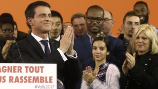 Francúzsky premiér odstúpil, chce sa sústrediť na voľby