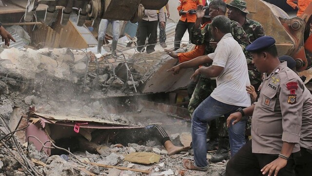 Po ničivom zemetrasení na Sumatre našli ďalších mŕtvych