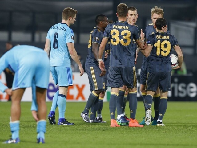 Fenerbahce so Škrteľom postúpilo, Ďuriš zariadil víťazstvo Plzne
