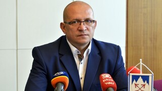 Popradskí poslanci si prilepšia, občanom sa to nepáči