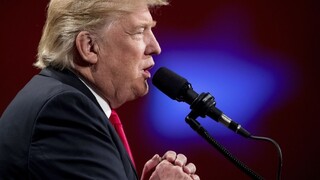 Trumpovi mohlo pomôcť Rusko, Obama podal podnet na vyšetrovanie