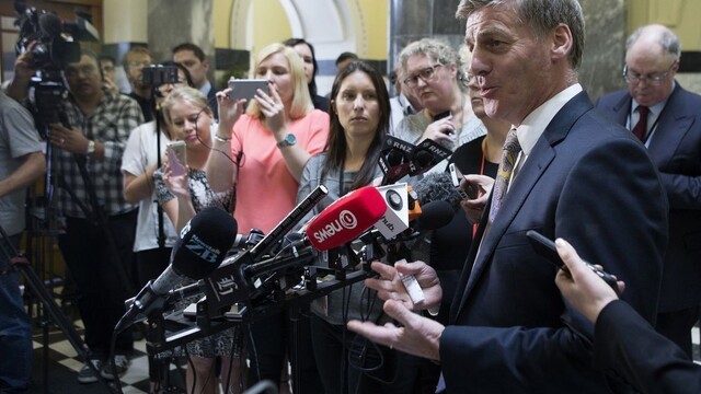 Novozélandská vládna strana si zvolila premiéra, stal sa ním English