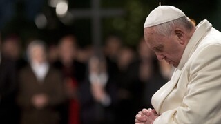 Od vyhadzovača až do Vatikánu. Revolučný pápež má 80 rokov