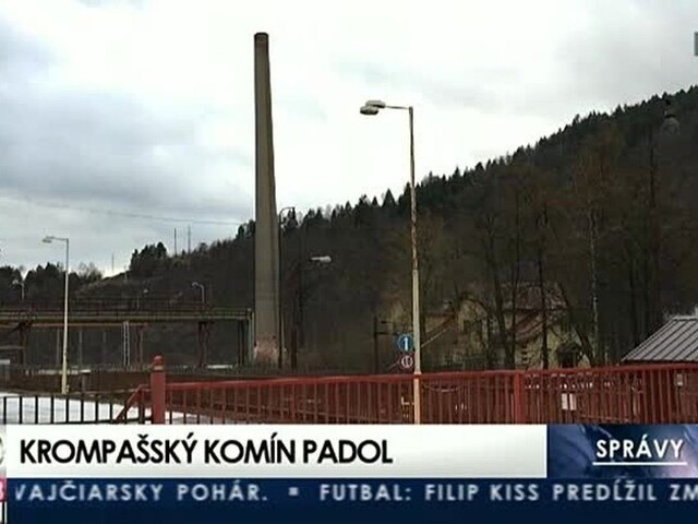 Komín v Krompachoch zrútili, kedysi bol symbolom prosperity mesta