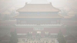 Peking vyhlásil poplach, koncentrácia smogu je extrémne nebezpečná