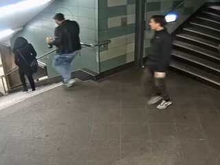 Polícia zatkla muža za brutálny útok na ženu v berlínskom metre