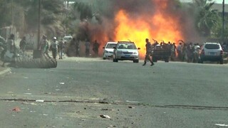 Atentátnik opásaný výbušninami zabil desiatky jemenských vojakov