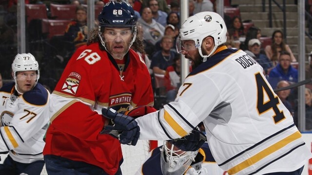 Jágr sa bodovo vyrovnal Messierovi, chce hrať do päťdesiatky