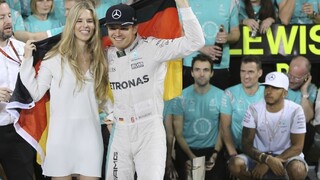 Traja piloti F1 končia s kariérou, Rosberg je prekvapením