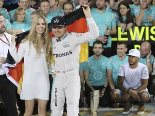 Traja piloti F1 končia s kariérou, Rosberg je prekvapením