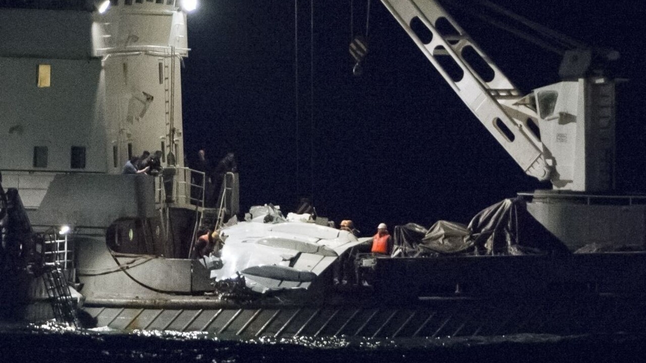 Výkaly a svinstvo. Ruská armáda ostro odsúdila francúzske karikatúry Alexandrovovcov