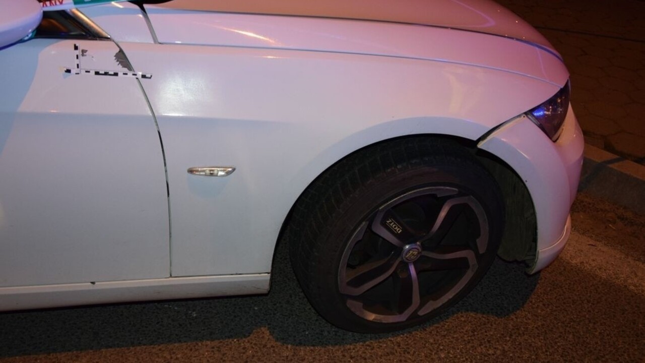 Policajná naháňačka v uliciach Bratislavy. Luxusný športiak nezastavili ani výstrely