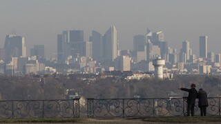 Parížske úrady chcú znížiť emisie, ponúkli zaujímavé opatrenie