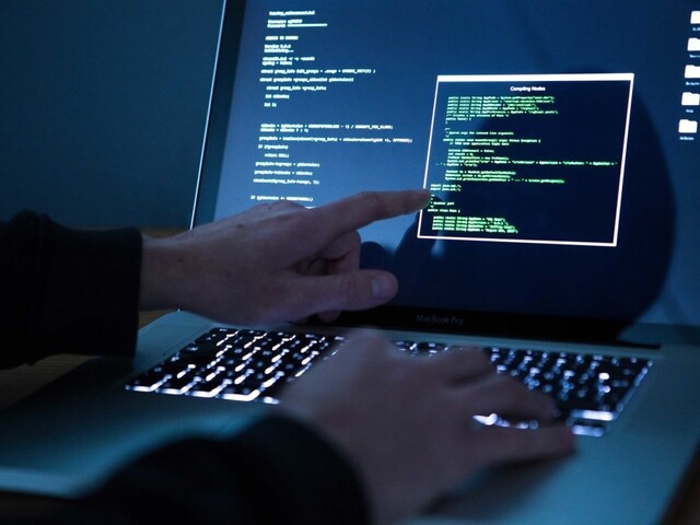 Falošné identity a e-maily. USA zverejnili praktiky ruských hackerov