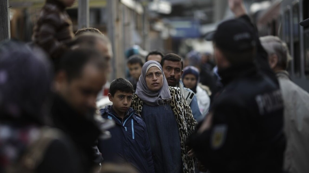 Skritizovali ubytovanie v azylových centrách, pomôže im iný štát