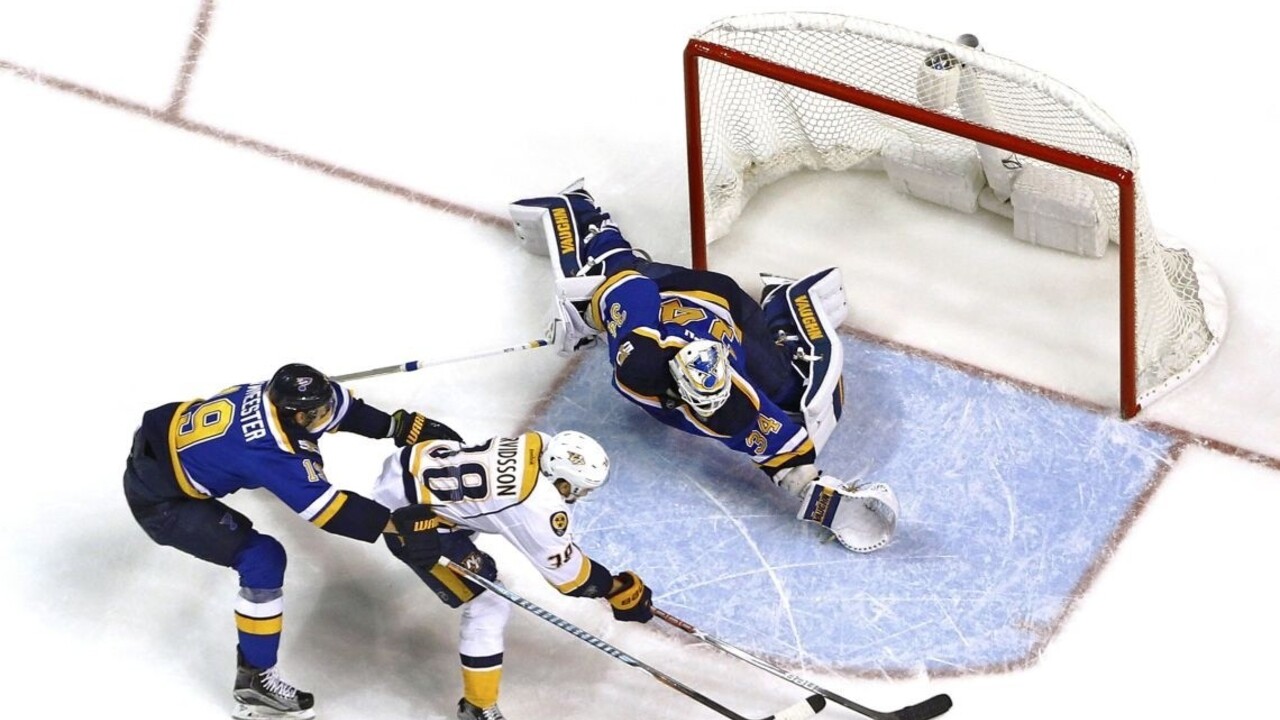 NHL: Saros aj Dell s prvým shutoutom v NHL, Kempného premiérový gól