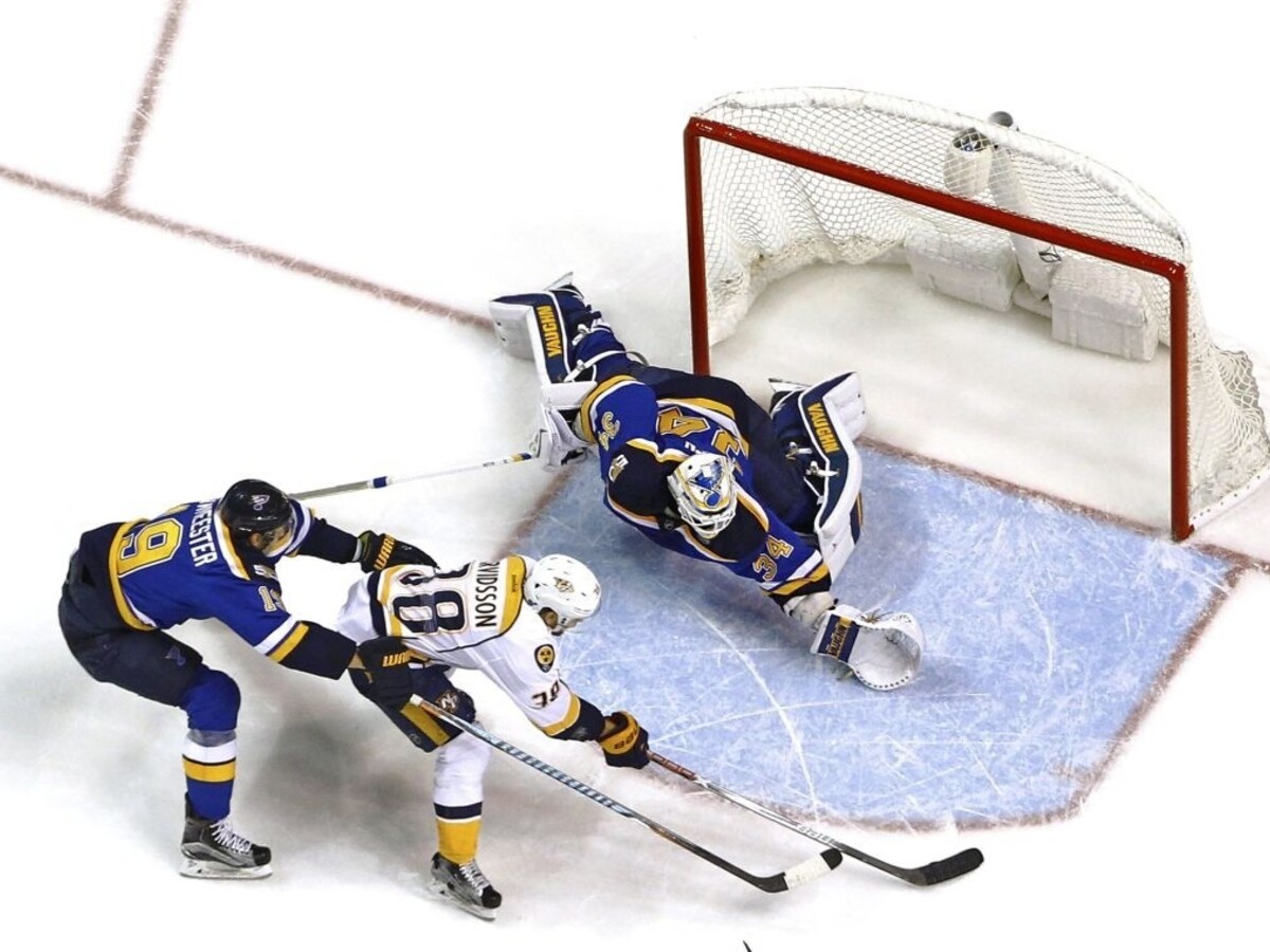 NHL: Saros aj Dell s prvým shutoutom v NHL, Kempného premiérový gól