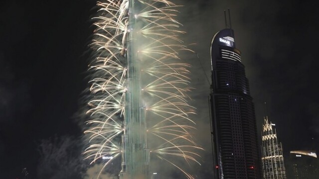 ohnostroj-silvester-dubaj-1140-px-sita-ap_0a000002-3f5a-917a.jpg