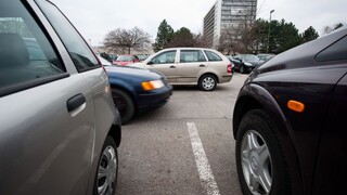 V Bratislave platí parkovacia politika, podľa analytika je nevyhnutná