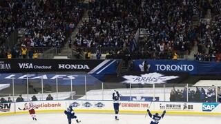 NHL: Pod holým nebom dve asistencie Tatara, Detroit však prehral