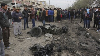 Výbuch počas návštevy francúzskeho prezidenta v Bagdade má desiatky obetí