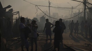 Oheň v Čile likviduje domy, museli evakuovať stovky ľudí