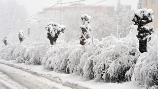ONLINE: Na severe spadli lavíny na cestu aj železnicu, problémy robil aj vietor