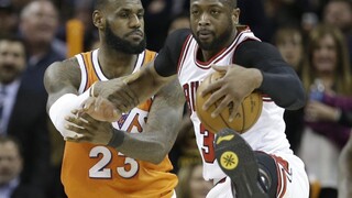 NBA: Cleveland doma podľahol Chicagu, víťazstvo Golden State