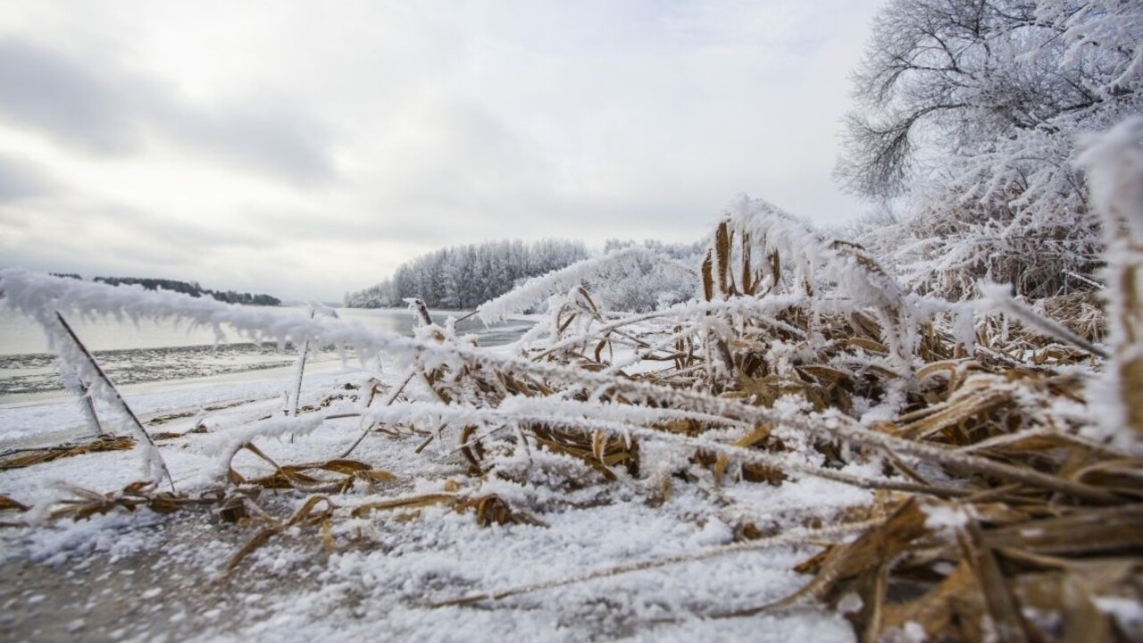 Predĺžený víkend bude arktický, mráz znepríjemní silný vietor