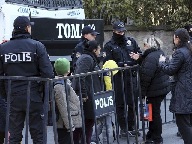 Istanbulský strelec mal vraj komplicov, turecká polícia zadržala Ujgurov