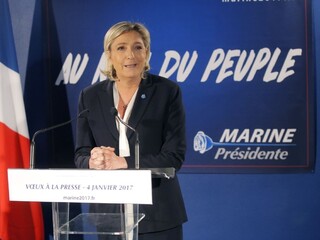Predvolebný prieskum vo Francúzsku signalizuje straty pre Le Penovú