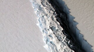 Vedci očakávajú odlomenie obrovskej ľadovej kryhy od Antarktídy