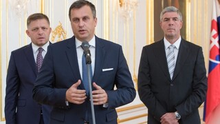 Prieskum vidí v pomyselnom premiérskom kresle Danka, Fico klesá