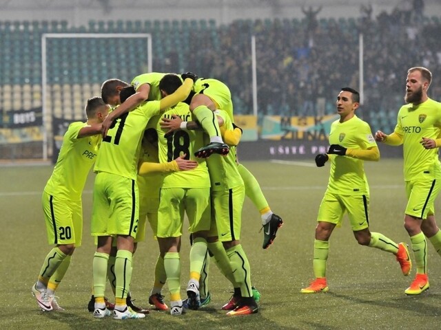 Počasie prinútilo futbalistov Žiliny trénovať v telocvični